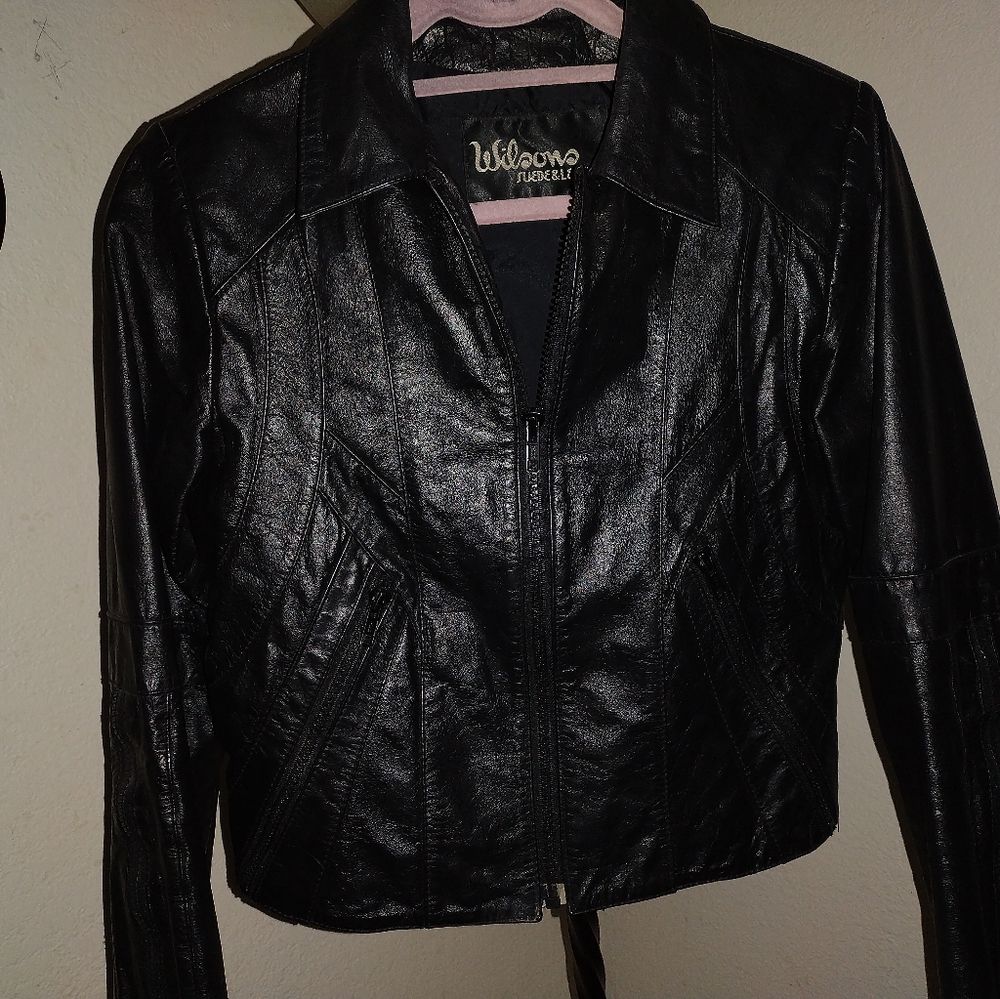 Like New! Super Hot Genuine Wilson's Leather Black Mid-drift Moto Jacket Coat